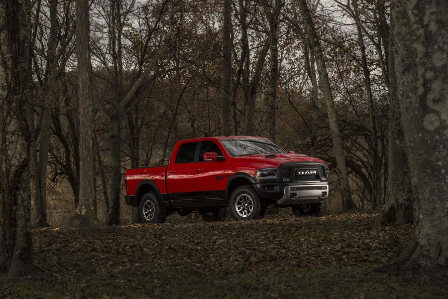  Dodge Ram 1500 Rebel 2015 года  (фото 15 из 54)